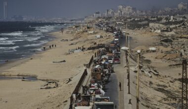 Israele-Hamas, la guerra a Gaza in diretta | Il premier del Qatar: «Disponibili a continuare i negoziati». Von der Leyen: «A Gaza situazione catastrofica. Pronti a sospendere i fondi per Israele e proporre sanzioni. Via i terroristi di Hamas»