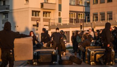 Francia, scontri e 295 arresti. Il Louvre chiude alcune sale. Lecornu nuovo premier: «Governo sia creativo» | Le ultime notizie in diretta