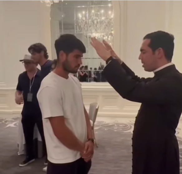 Don Luigi Portarulo, chi è il sacerdote lucano che ha benedetto Alcaraz prima della partita con Sinner