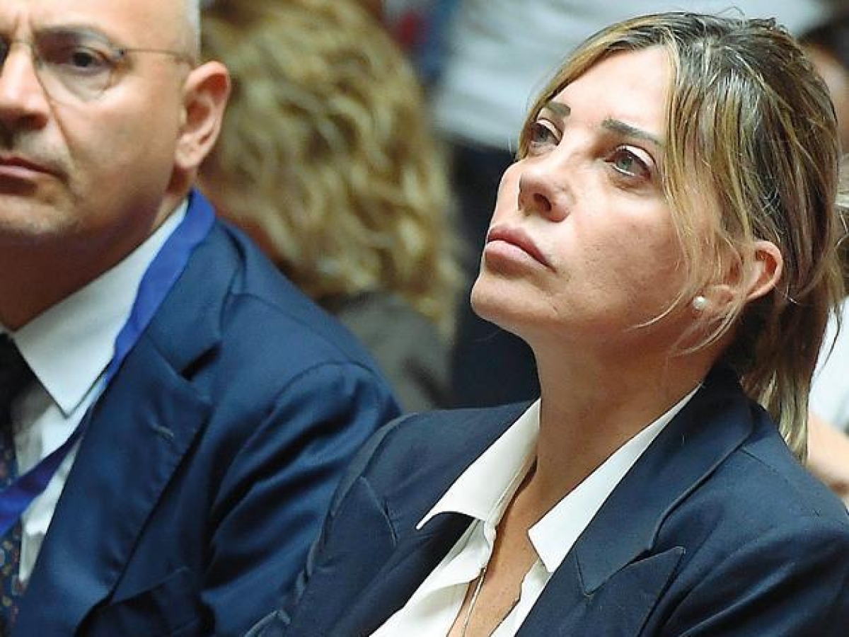 Bartolozzi su Almasri, la giornata al lavoro e la scelta di Bongiorno come avvocata: «Come sto? Al top»