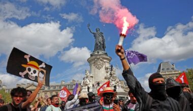 Scontri nelle città e 500 arresti. Un giorno di caos in Francia
