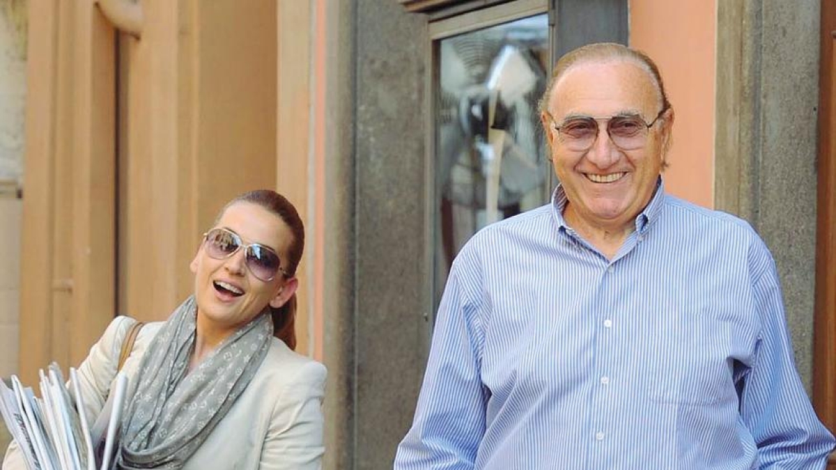 Dina Minna, l’ombra gentile di Pippo Baudo per 36 anni. Disse: «Lei mi protegge»