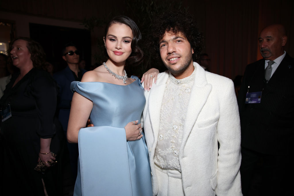 Selena Gomez e le nozze con Benny Blanco, i dettagli: le fedi, la torta e l'emozione dell'attrice
