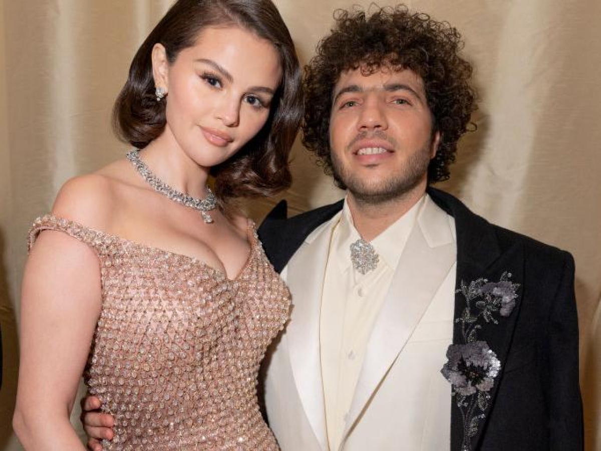 Selena Gomez e le nozze con Benny Blanco, i dettagli: le fedi nuziali, la torta e l'emozione dell'attrice