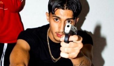 Baby Gang e il suo cerchio magico: pistole, agguati e preghiere. Tra i sodali del trapper che non si accontentava di cantare