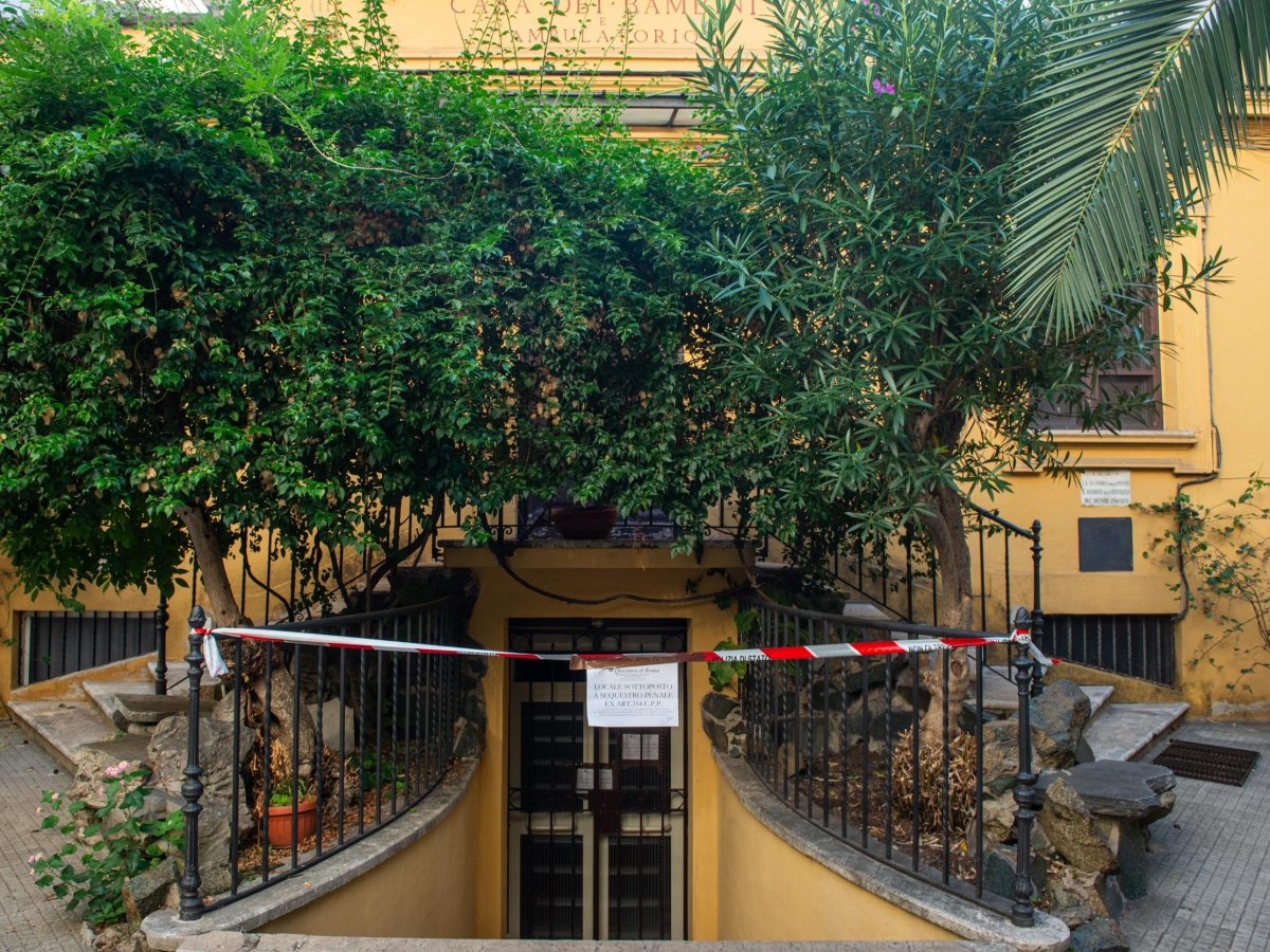 Neonata deceduta nella casa maternità a Testaccio, morta prima di venire alla luce. L'autopsia: «Non aveva aria nei polmoni»