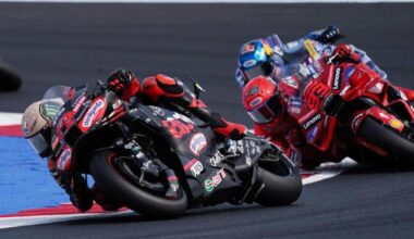 MotoGp Misano, la gara in diretta: Bezzecchi parte dalla pole e vuole il bis, Marquez pronto al duello. Bagnaia per il riscatto