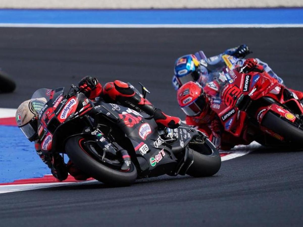 MotoGp Misano, la gara in diretta: Bezzecchi parte dalla pole e vuole il bis, Marquez pronto al duello. Bagnaia per il riscatto