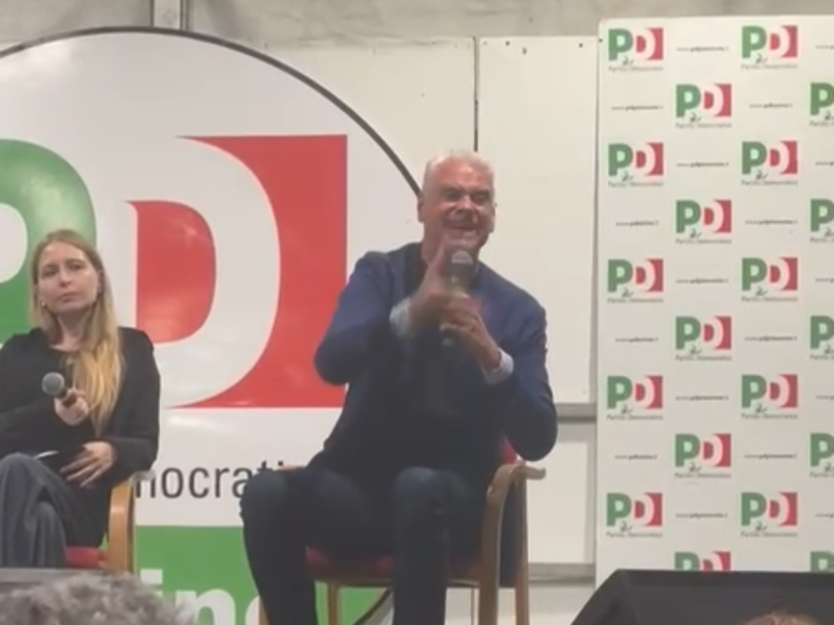 Insulti al ministro Zangrillo alla festa dell’Unità di Torino, l’esponente di Forza Italia se ne va tra i fischi
