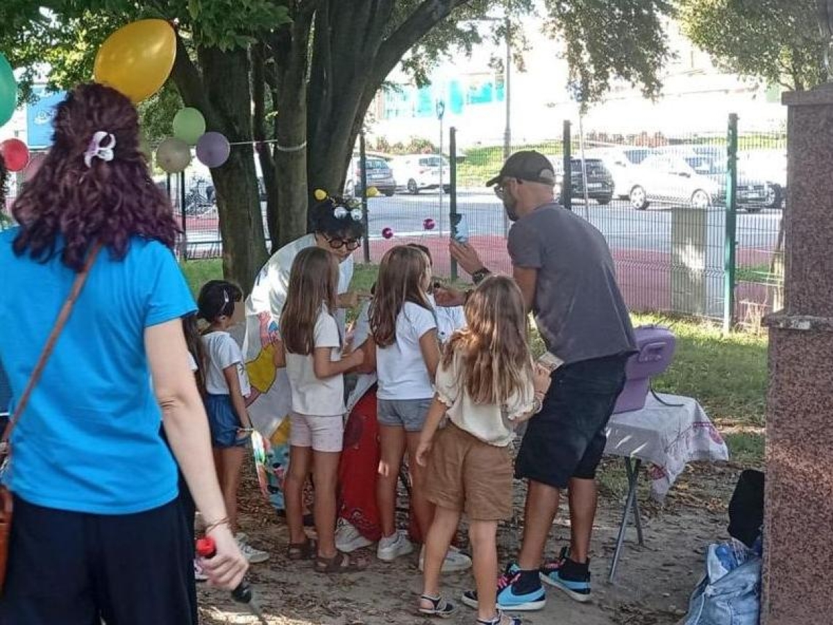 Appello social per il compleanno del figlio con autismo, la mamma: «Sono venuti in 100, anche da lontano. Lui felice, è stato con tutti. Oltre la diagnosi ci sono le persone»