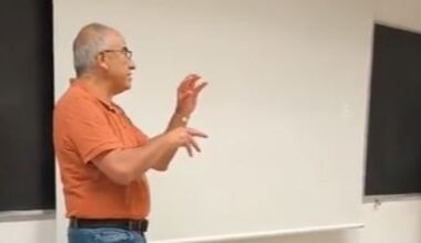 Il prof: «Io ho servito nell'esercito israeliano. È il più pulito del mondo». E il Politecnico di Torino sospende il corso e la collaborazione
