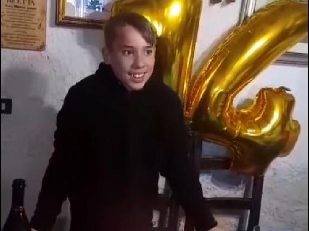 Botte e minacce, il calvario lungo cinque anni di Paolo Mendico. Il prete: «Ti chiediamo scusa per non aver capito»
