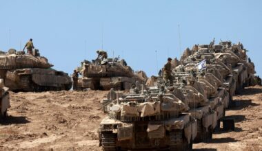 «Gaza è in fiamme»: l’invasione di Israele, migliaia di palestinesi in fuga