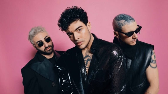 Da «Tu con chi fai l'amore» all'omaggio ai Pink Floyd: show dei The Kolors nella Cavea dell'Auditorium