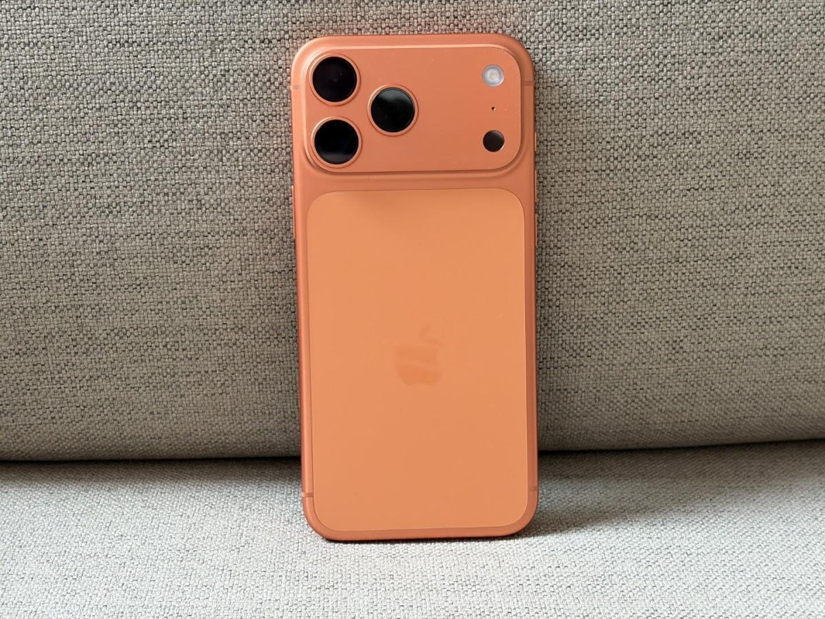iPhone 17 Pro Max, recensione: pronto per l'AI in locale (con meno titanio e più arancione) - La Scelta Giusta
