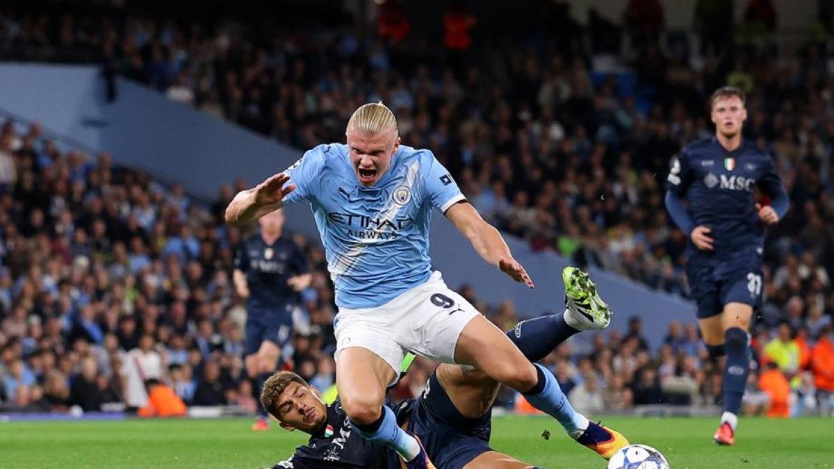 Manchester City-Napoli di Champions League in diretta 0-0: Beukema di testa, salva Donnarumma. Poi rosso a Di Lorenzo