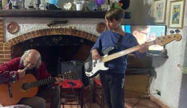Paolo Mendico suicida a 14 anni, ecco la chat con la classe prima di togliersi la vita: «Voglio stare in prima fila»