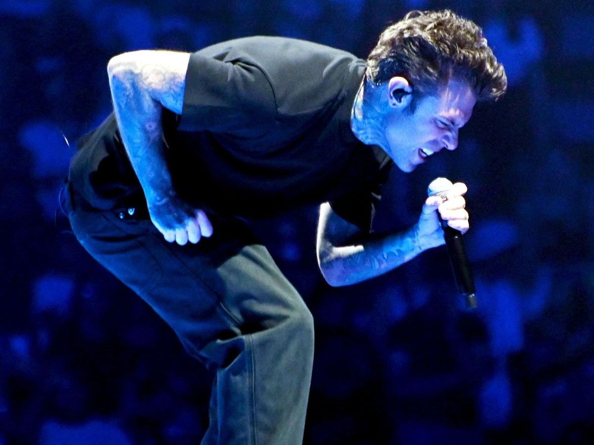Fedez, da Sinner a Chiara Ferragni: cosa ha detto al concerto al Forum di Assago. Tra il pubblico anche i figli Vittoria e Leone
