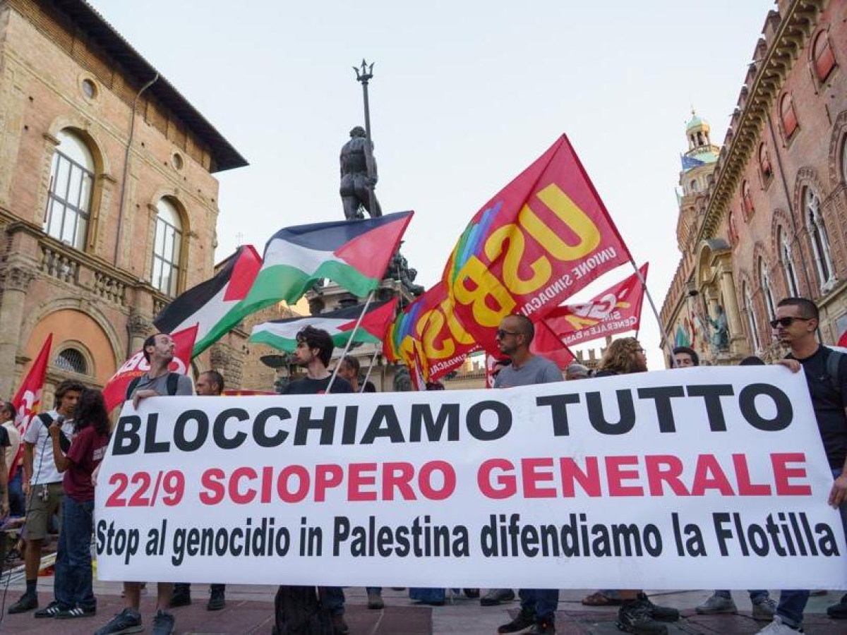 Sciopero per Gaza, oggi 22 settembre | Treni, metro e autobus: orari e cancellazioni. A Milano scontri con la polizia, a Torino binari occupati dai manifestanti