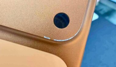 iPhone 17 Pro si graffia? Lo «Scratchgate» è reale, almeno su certi colori: come proteggere i nuovi iPhone con le cover - La Scelta Giusta