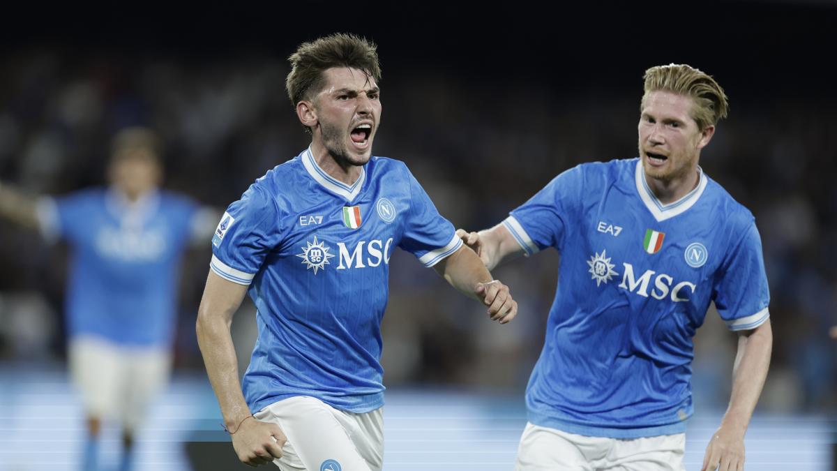 Napoli-Pisa 3-2: gol di Gilmour, Nzola, Spinazzola, Lucca e Lorran