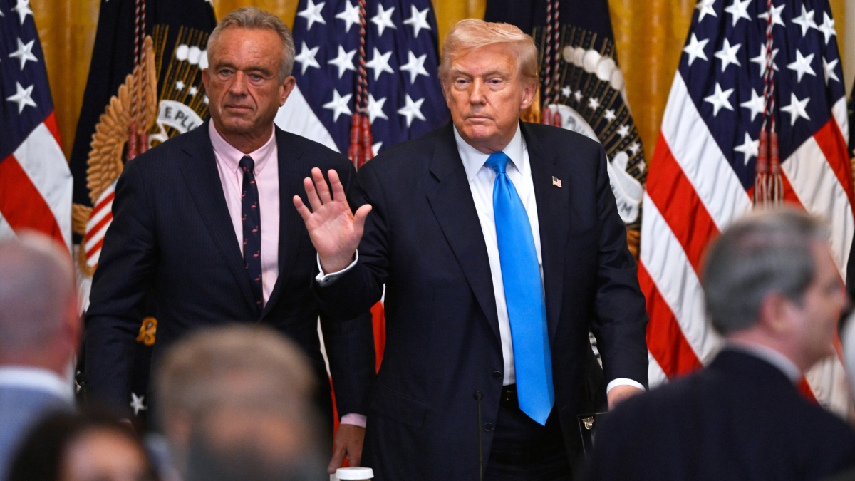 Le «crociate» di Trump contro medicine e vaccini: le misure più controverse