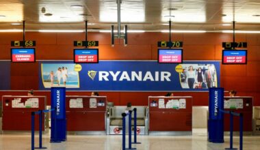 Ryanair, dal 12 novembre il check-in si potrà fare solo via app: addio al biglietto cartaceo