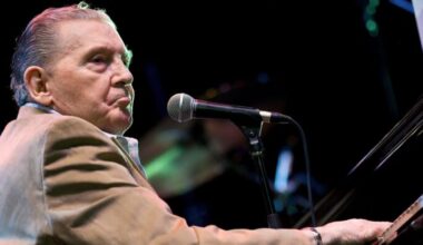 Jerry Lee Lewis nasceva 90 anni fa: le origini del soprannome, si è sposato 7 volte, 7 segreti