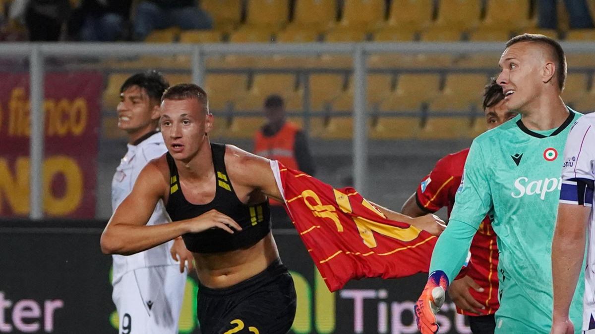 Lecce-Bologna 2-2: gol di Coulibaly, Orsolini su rigore, Odgaard e Camarda