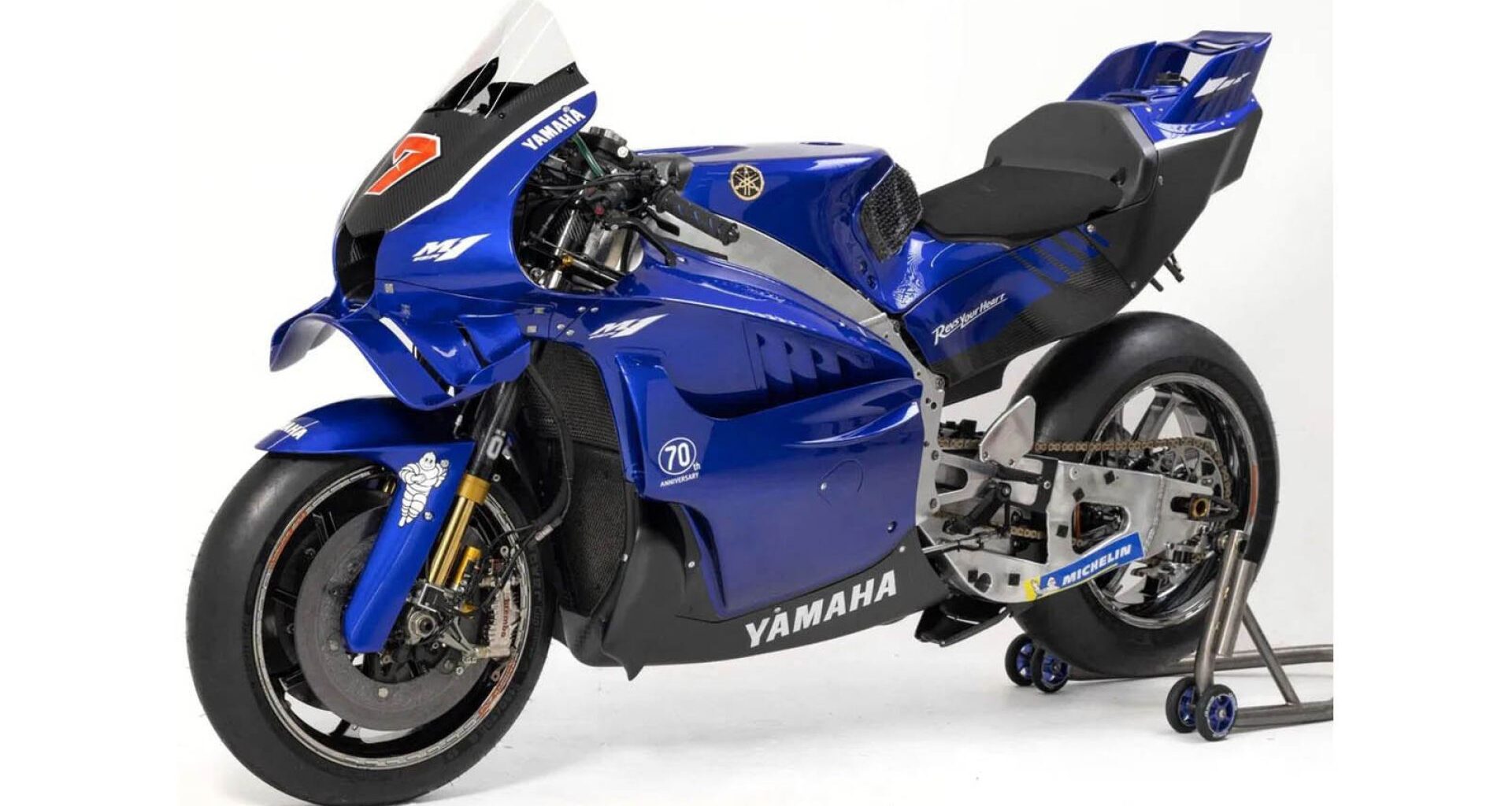 Yamaha svela la nuova M1 V4: rivoluzione in MotoGP