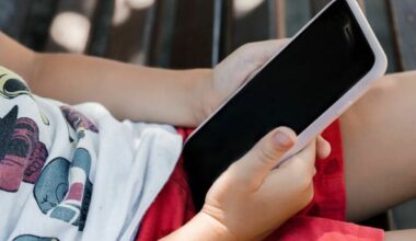 «A 10 anni navigano già in rete, rischio depressione e insonnia. No al proibizionismo, la soluzione è educare»