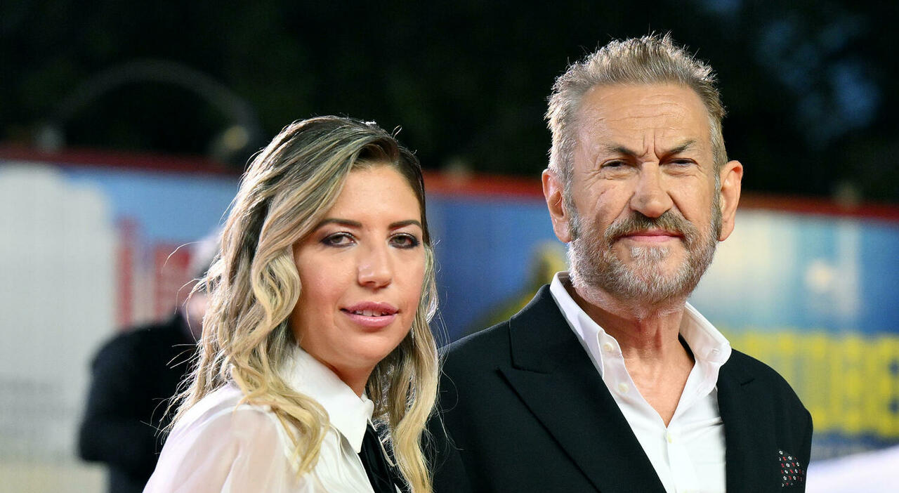 Marco Giallini a Venezia 2025 con la compagna, chi è Giorgia Battisti: l'amore ritrovato anni dopo la morte di Loredana - Il Messaggero