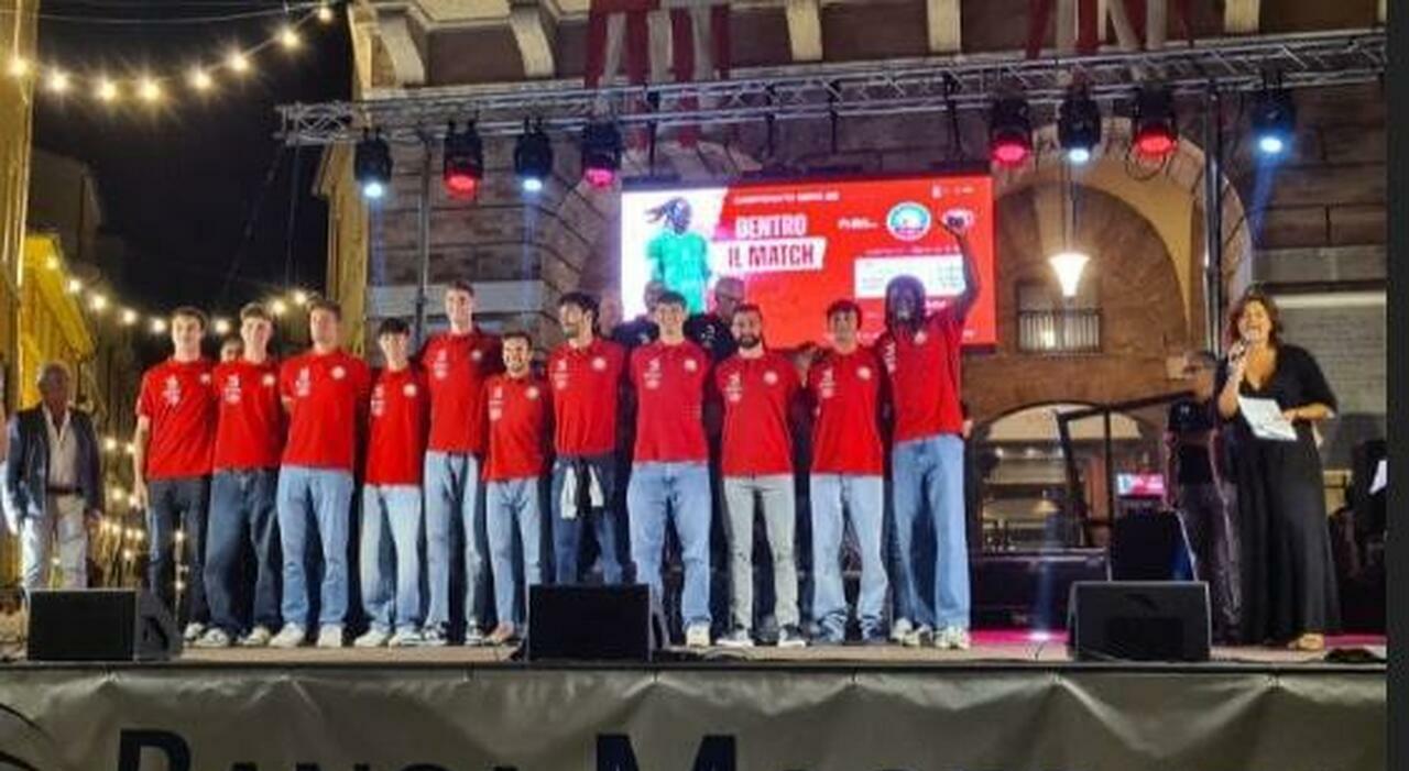 Volley A2, presentata la Banca Macerata Fisiomed. Fall scopre sul palco di essere capitano