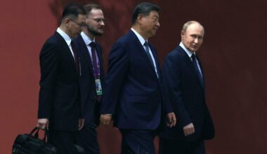 «Sono molto deluso da Putin». Zelensky oggi da Macron