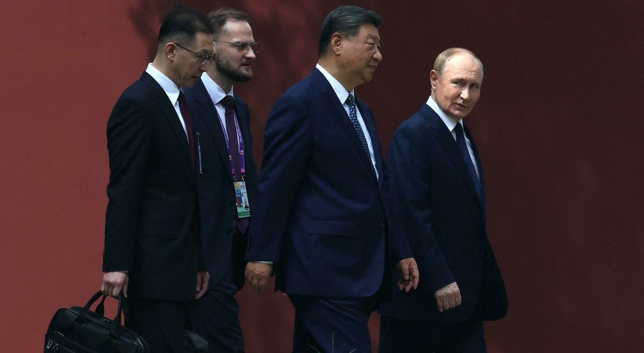 «Sono molto deluso da Putin». Zelensky oggi da Macron
