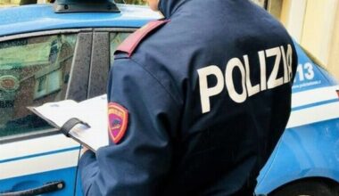 uccide il marito davanti alla figlia per difendersi