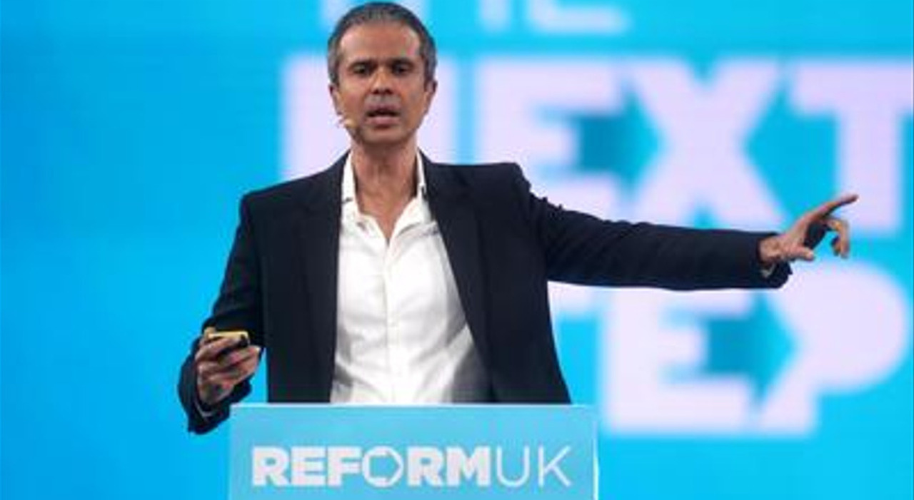 Reform UK, il medico Malhotra collega il vaccino contro il Covid e i tumori di Carlo e Kate. Farage prende le distanze​