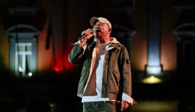 Intervista a Gigi D'Alessio: «Un film sui miei esordi: Paolillo nei miei panni»