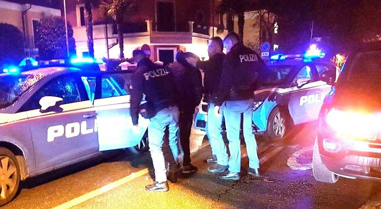 la denuncia della mamma, il giovane sotto choc e l'inchiesta