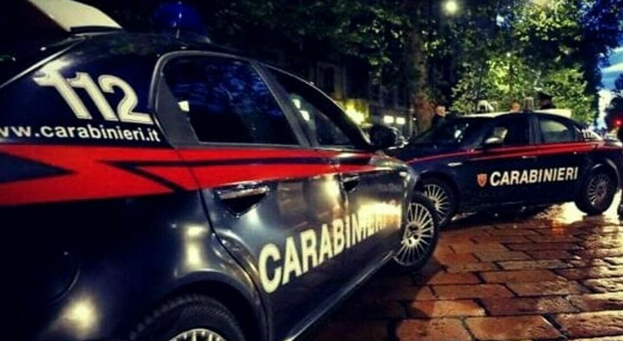 sul corpo del 54enne trovate ferite d'arma da fuoco e da taglio