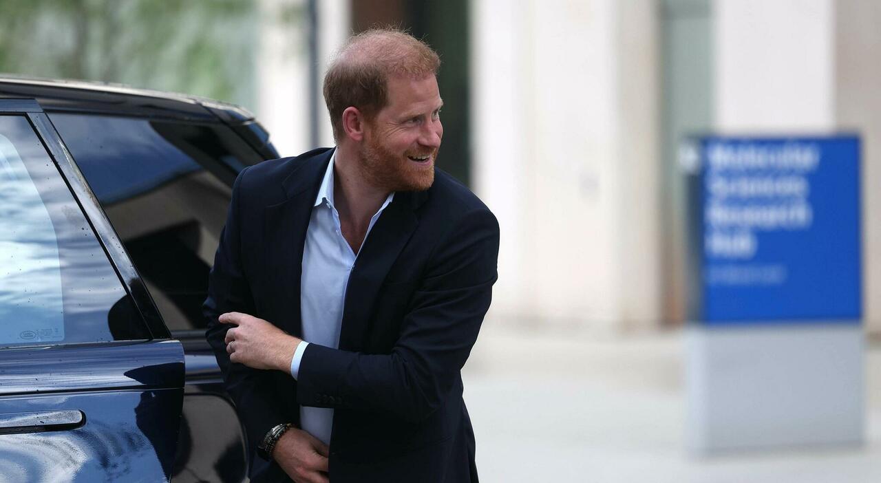 Harry e Re Carlo, l'incontro: insieme per 55 minuti, i due hanno preso il te a Clarence House. Cosa sappiamo - Il Messaggero