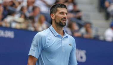 «Djokovic è un traditore». La Serbia accusa il tennista e lui vola in Grecia: ha già iscritto i figli a scuola ad Atene - Il Messaggero