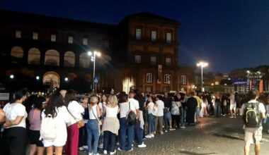 la scaletta del concerto di Napoli in piazza Plebiscito