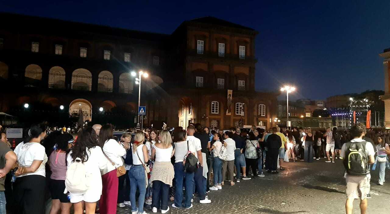 la scaletta del concerto di Napoli in piazza Plebiscito