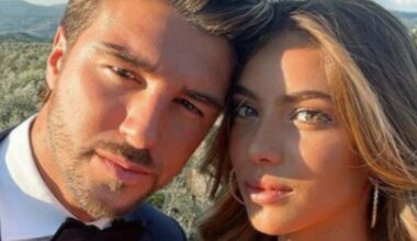 spunta il fiocco blu fuori dalla stanza