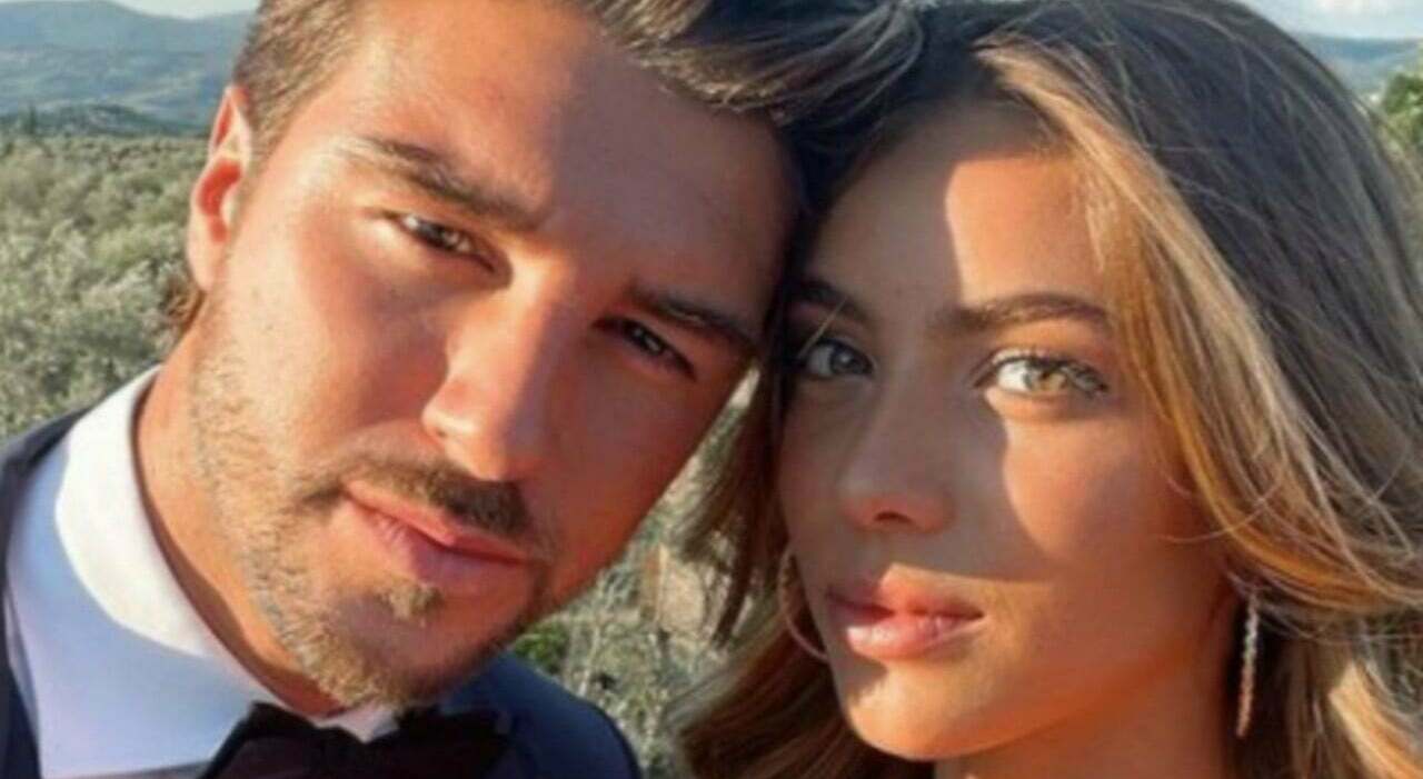 spunta il fiocco blu fuori dalla stanza