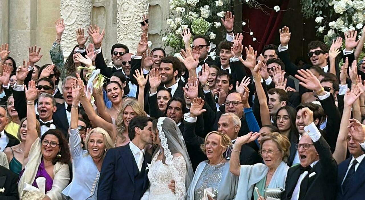 matrimonio blindatissimo a Lecce, gli invitati vip e il bagno di folla