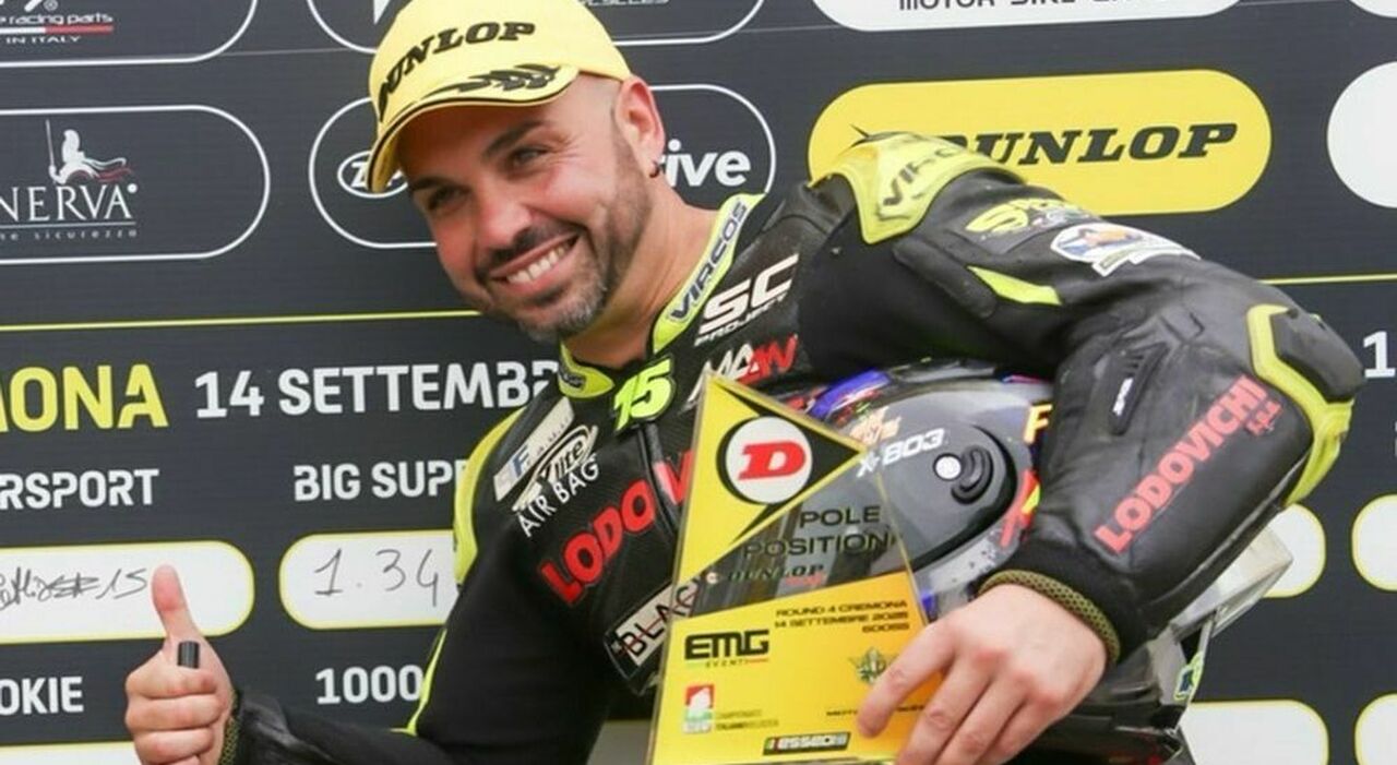 Gabriele Cottini, pilota di moto muore in gara al Cremona Circuit: l'incidente durante la Dunlop Cup 600. Il dolore sui social: «Vivrai sempre in noi»