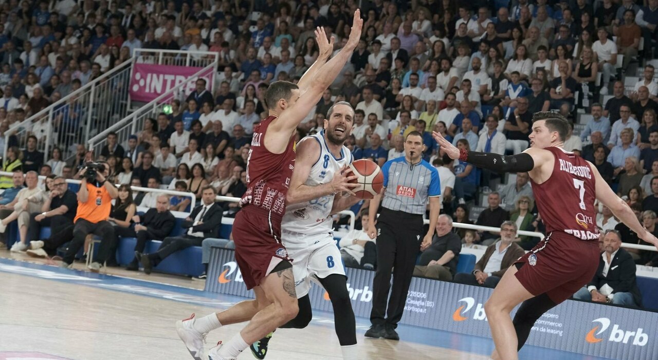 Basket, con LBA TV definita la copertura televisiva 2025/26. Per i tifosi, i costi sono triplicati