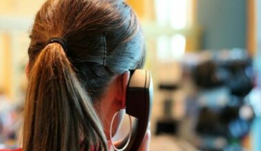 le chiamate aumentano invece di calare, truffatori più veloci delle regole. Cosa sta succedendo e come difendersi